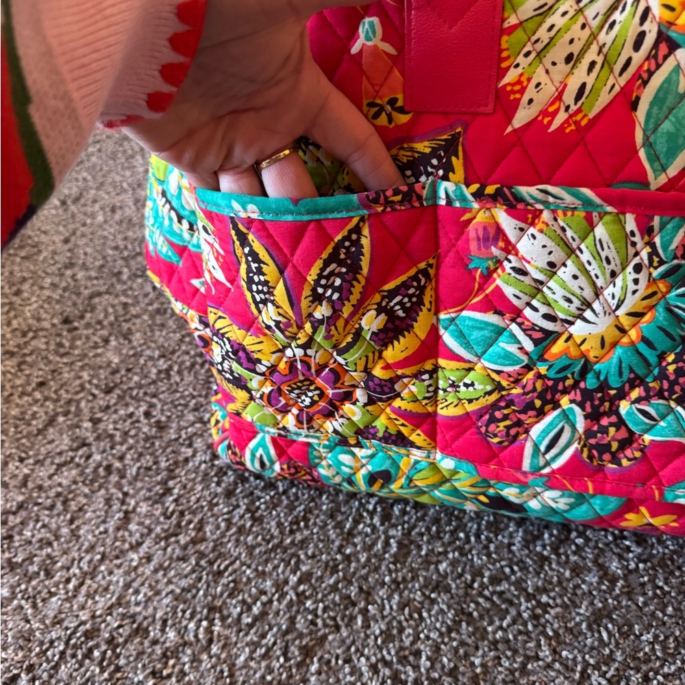 Vera Bradley Large multi compartment weekender bag diaper bag - Picture 5 of 9